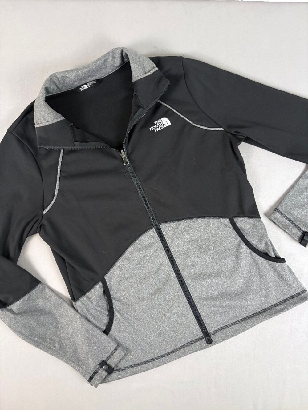 The North Face A2SZK Women’s Layering Full Zip Jacket Black Gray L